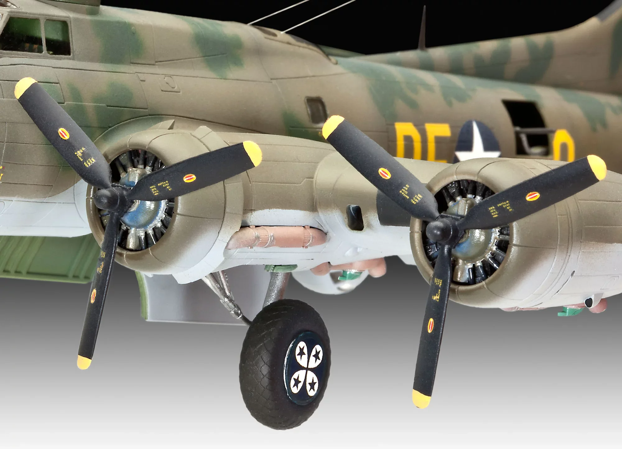 B-17F "Memphis Belle" - Image 8