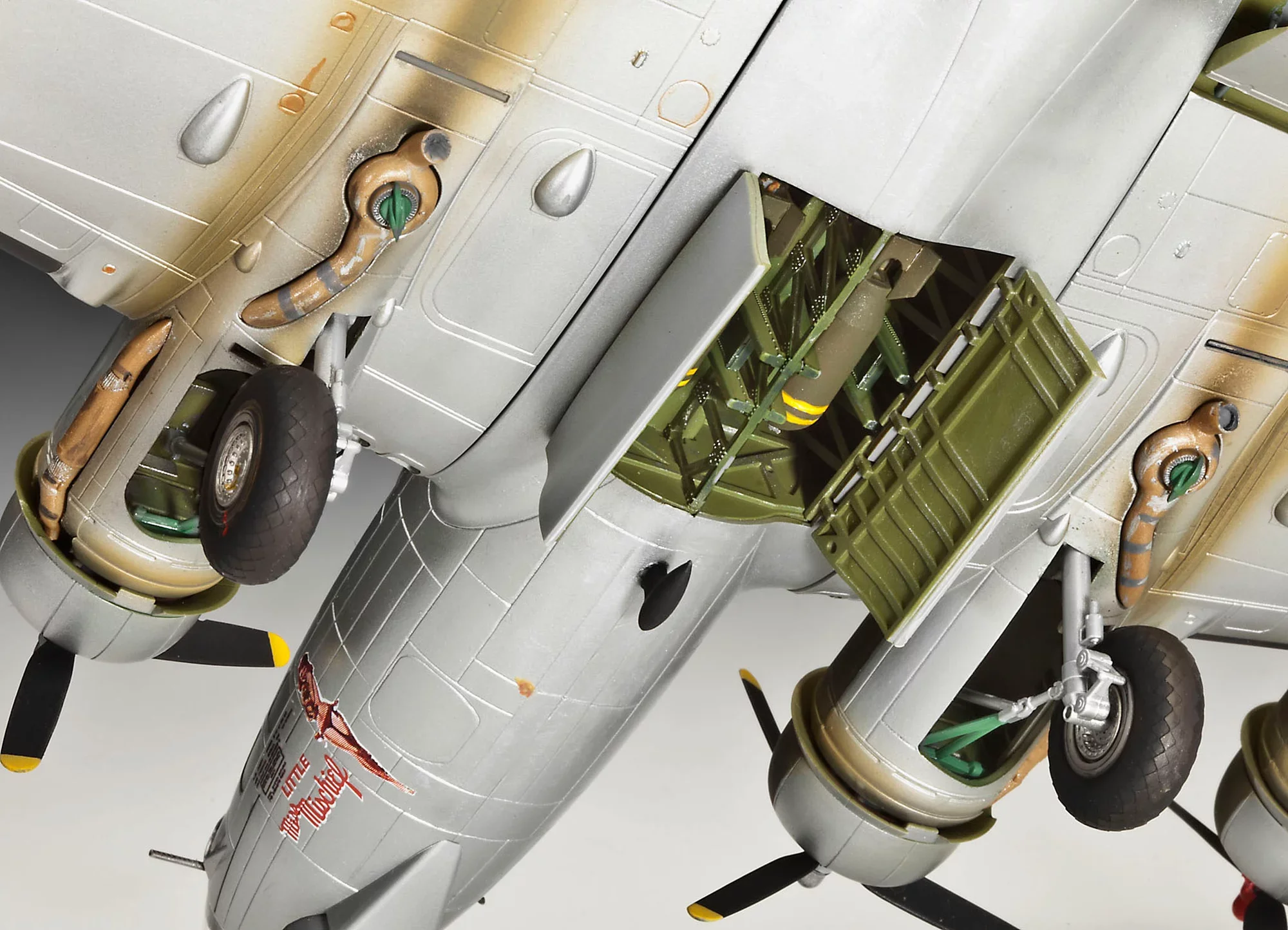 B-17G "Flying Fortress" - Image 3