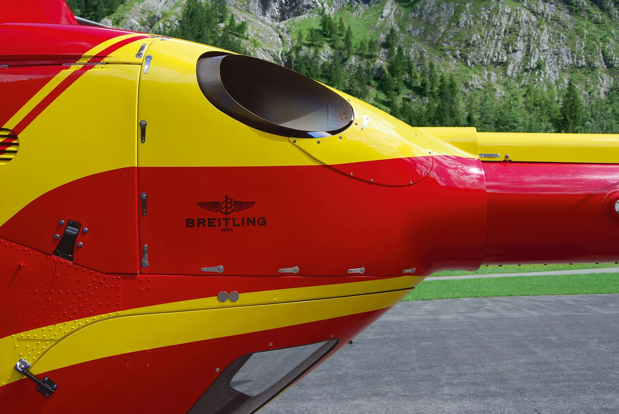 Airbus Helicopters EC135 "Air-Glaciers" - Image 4
