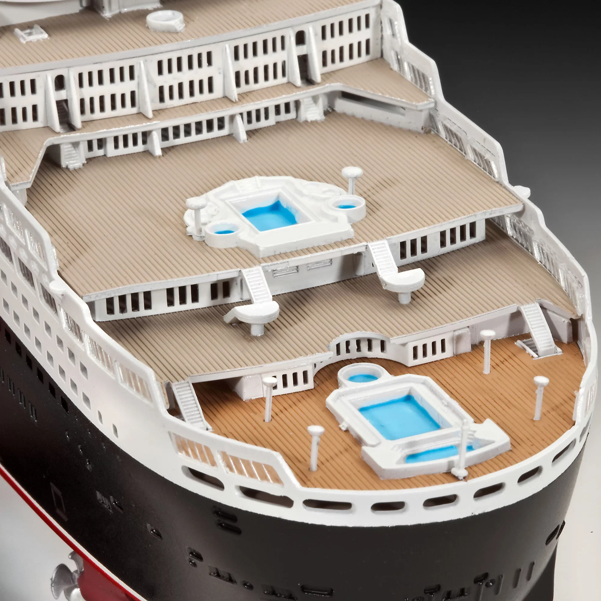 Ocean Liner Queen Mary 2 - Image 6