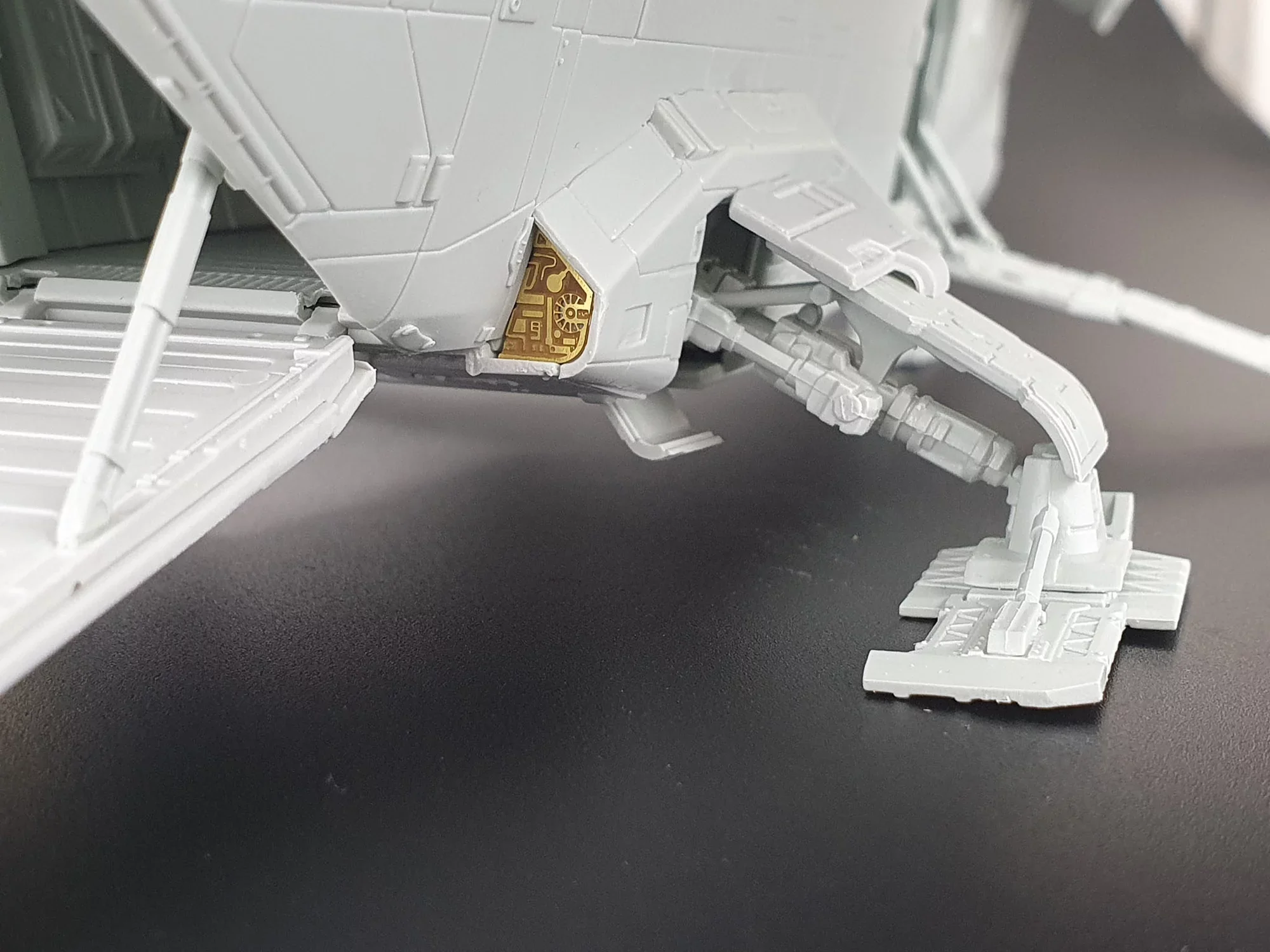 The Mandalorian: Razor Crest "Platinum Edition" - Image 13