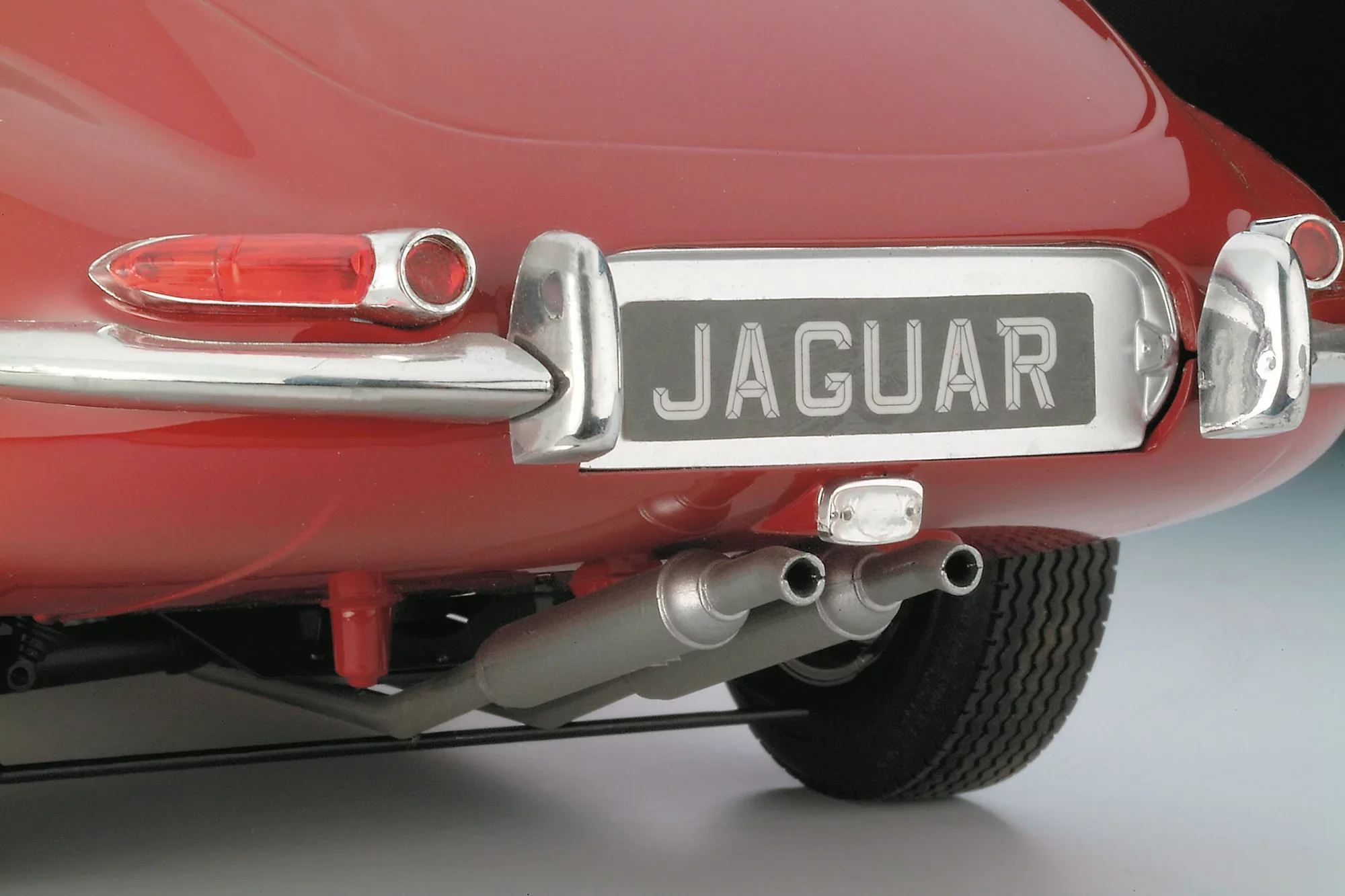 Jaguar E-Type - Image 3
